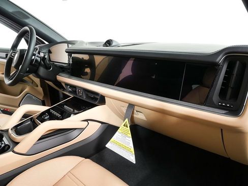 New 2026 Porsche Cayenne Coupe image 26