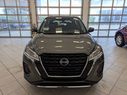 New 2025 Nissan Kicks Play S FWD image 8