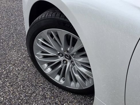 Certified 2020 Lexus LS 500 w/ Interior Upgrade Package RWD image 37