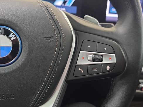 Used 2025 BMW X5 xDrive50e AWD/4WD image 17