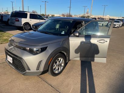 Used 2023 Kia Soul LX w/ LX Technology Package