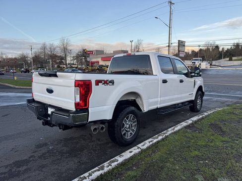 Used 2019 Ford F250 XL w/ Power Equipment Group image 4