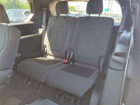 Used 2025 Jeep Grand Cherokee L Laredo RWD image 30