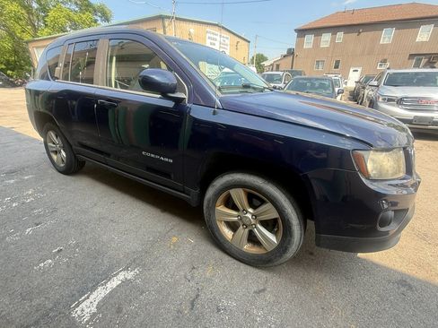 Used 2014 Jeep Compass Latitude w/ Sun/Sound Group AWD/4WD image 2