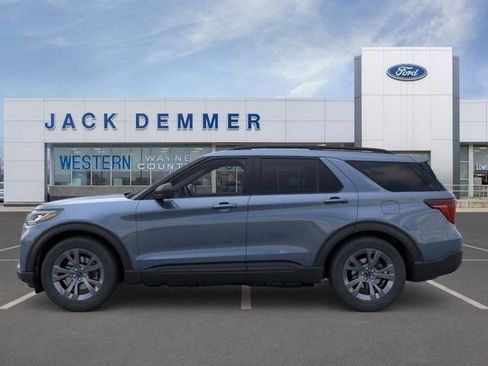 Used 2026 Ford Explorer Active w/ Active Comfort Package AWD/4WD image 3