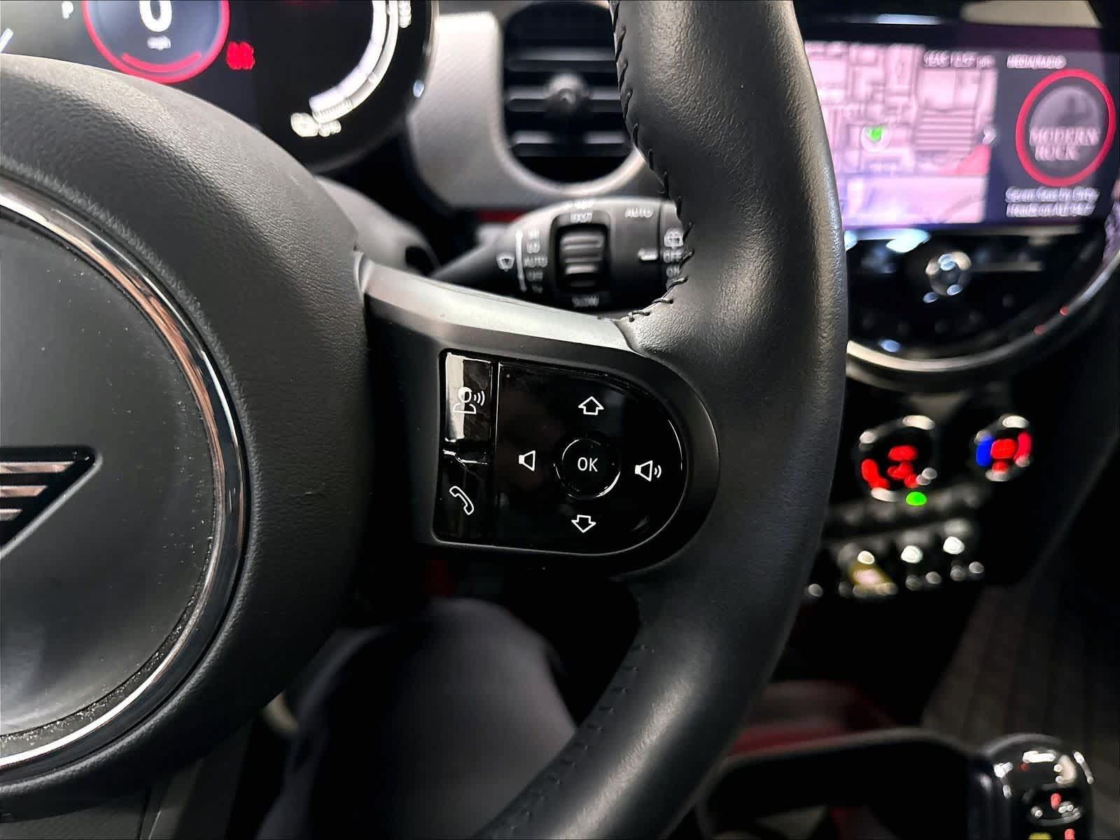 Used 2024 MINI Cooper SE FWD image 22