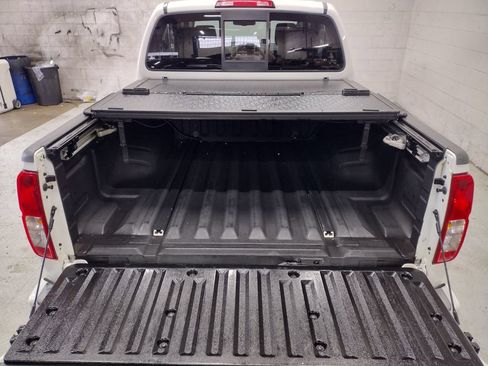 Used 2017 Nissan Frontier PRO-4X AWD/4WD image 14