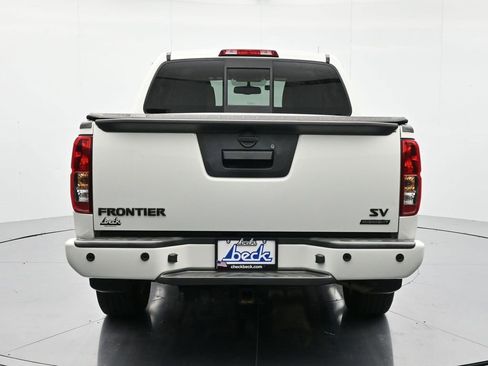 Used 2021 Nissan Frontier SV w/ Midnight Edition Floor Mats image 6