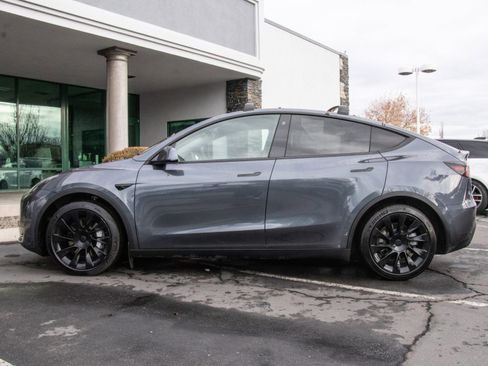 Used 2021 Tesla Model Y Long Range image 4