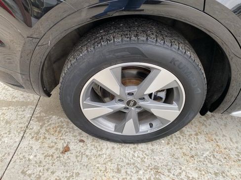 Used 2023 Audi Q5 2.0T Premium w/ Convenience Package image 14