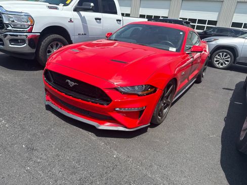 Used 2018 Ford Mustang GT Premium RWD image 3