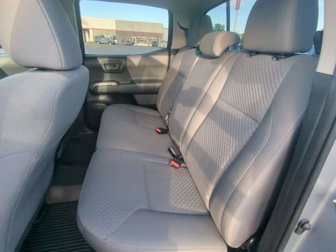 Used 2020 Toyota Tacoma SR5 AWD/4WD image 22