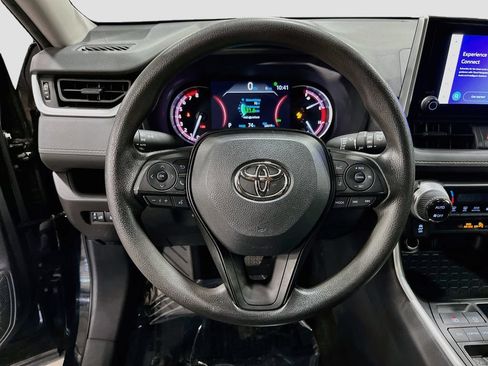 Used 2024 Toyota RAV4 XLE FWD image 17