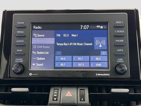 Used 2022 Toyota RAV4 XLE Premium image 31