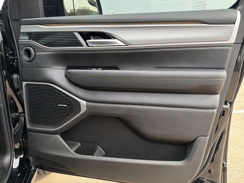 Used 2025 Jeep Wagoneer Series II image 15