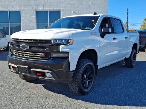 Used 2022 Chevrolet Silverado 1500 LT Trail Boss image 3