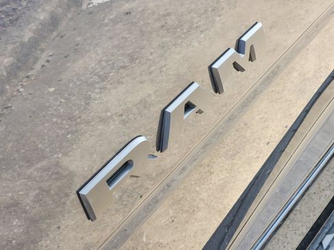 New 2026 RAM 2500 Laramie w/ Night Edition AWD/4WD image 18