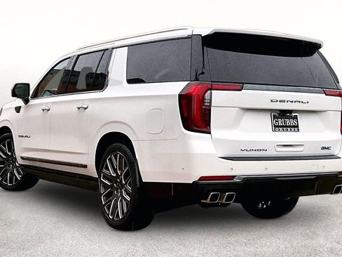 Used 2026 GMC Yukon XL Denali Ultimate w/ LPO, Floor Liner Package AWD/4WD image 17