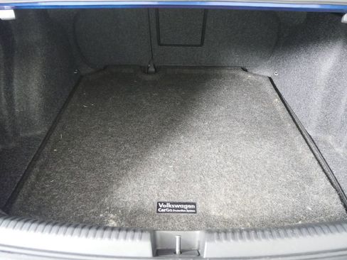 Used 2017 Volkswagen Jetta SE image 16