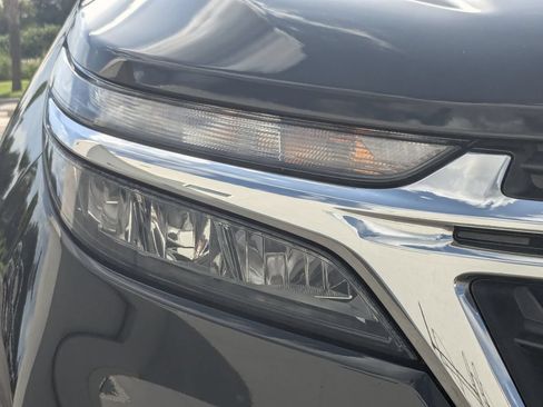 Used 2023 Chevrolet Equinox LS w/ LS Convenience Package FWD image 12