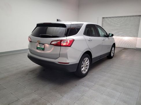 Used 2021 Chevrolet Equinox LS w/ LS Convenience Package image 9