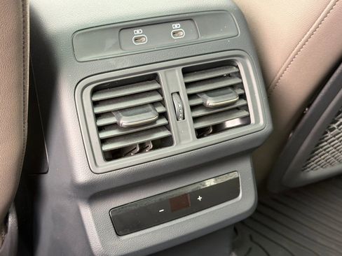 Used 2025 Audi Q5 Premium w/ Convenience Package image 13