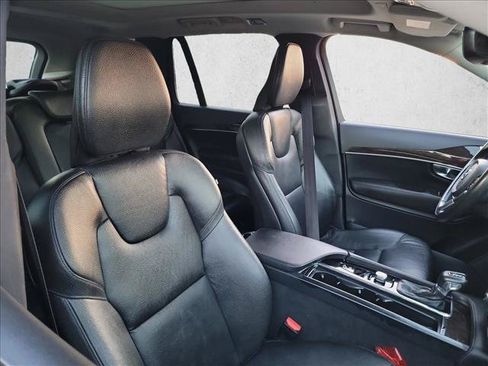 Used 2019 Volvo XC90 T6 Momentum w/ Advanced Package AWD/4WD image 12