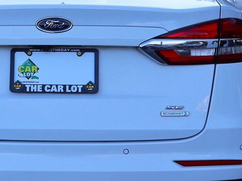 Used 2019 Ford Fusion SE FWD image 20