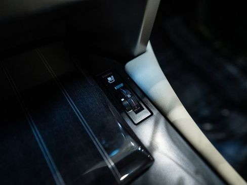 Used 2021 Lexus GX 460 Luxury image 31