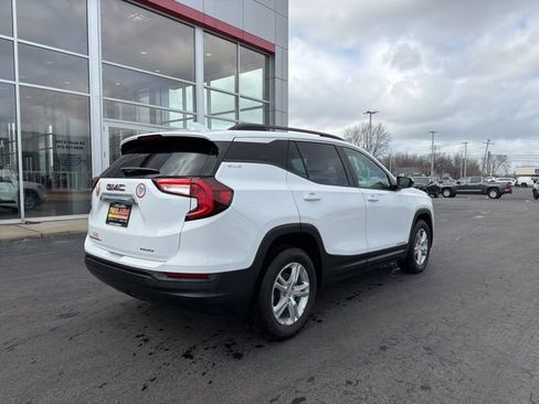 Used 2024 GMC Terrain SLE w/ Driver Convenience Package image 7