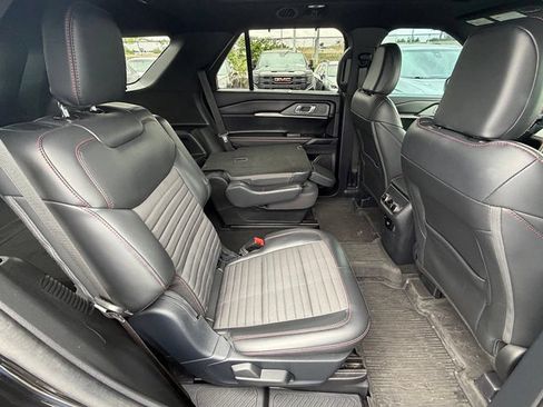 Used 2025 Ford Explorer ST-Line w/ Premium Package AWD/4WD image 27