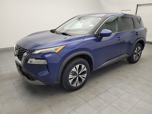 Used 2023 Nissan Rogue SV FWD image 2