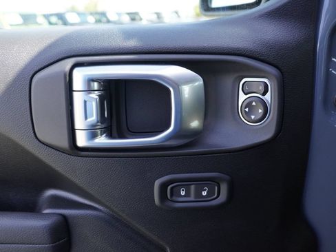 New 2026 Jeep Gladiator Sport AWD/4WD image 11