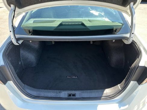 Used 2024 Nissan Altima 2.5 SR FWD image 24