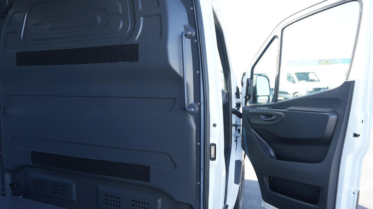 New 2026 Mercedes-Benz Sprinter 2500 image 12