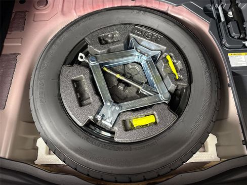 Certified 2023 Toyota Crown Limited image 42