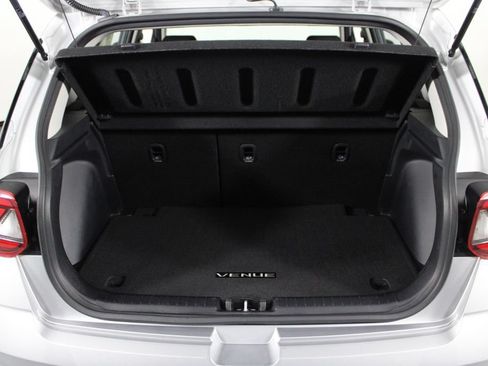Certified 2025 Hyundai Venue SE FWD image 18