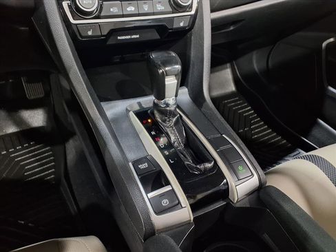 Used 2019 Honda Civic EX image 10