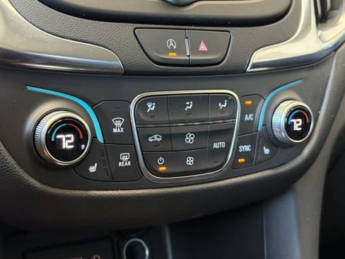 Used 2024 Chevrolet Equinox LT FWD image 22