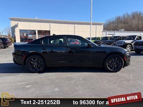 Used 2023 Dodge Charger SXT w/ Blacktop Package image 3