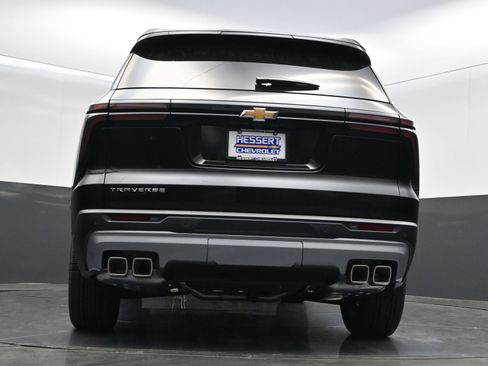 New 2026 Chevrolet Traverse LT w/ Sun and Wheel Package FWD image 45