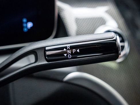 Used 2024 Mercedes-Benz GLC 300 4MATIC image 21