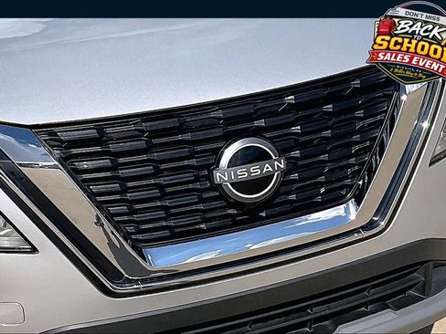 Used 2023 Nissan Rogue SV FWD image 30