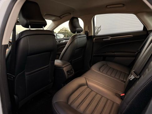 Used 2018 Ford Fusion SE w/ Equipment Group 602A image 15