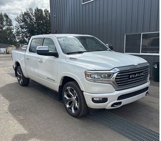 Used 2022 RAM 1500 Limited AWD/4WD image 2