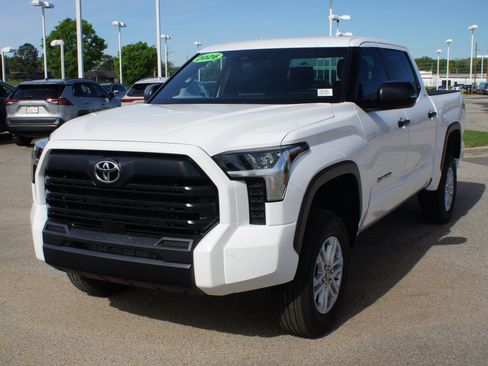 Used 2026 Toyota Tundra SR5 w/ SR5 Convenience Package image 2