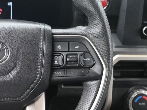 Used 2025 Toyota Tacoma TRD Off-Road AWD/4WD image 29