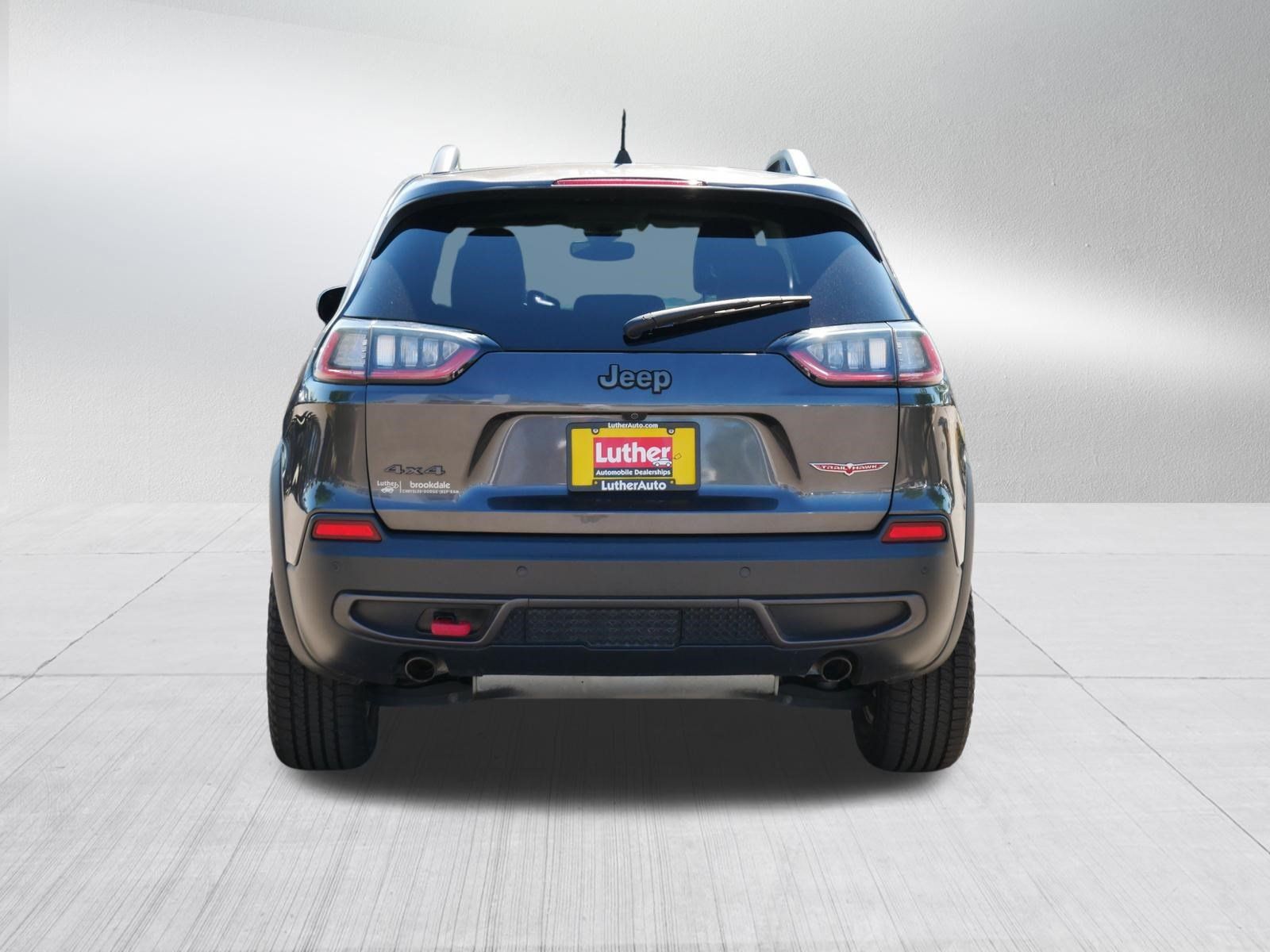Used 2019 Jeep Cherokee Trailhawk AWD/4WD image 6