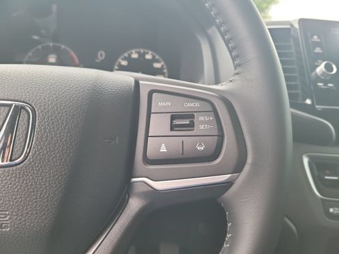 Used 2025 Honda Ridgeline Sport image 14