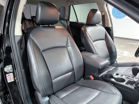Used 2017 Subaru Outback 2.5i Limited image 17